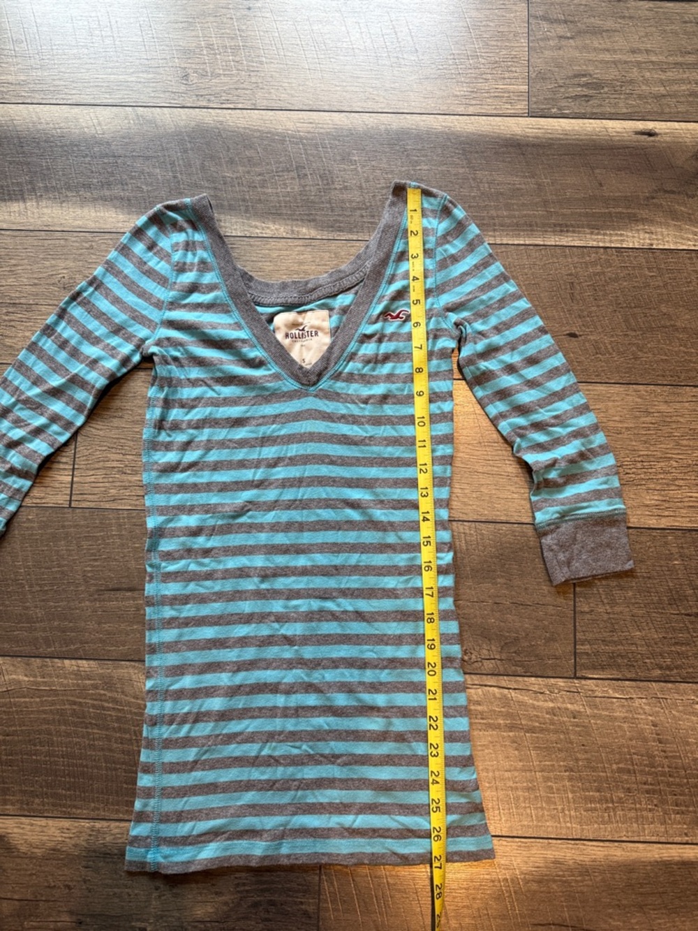 Hollister Light Blue & Gray Striped V-Neck Long Sleeve Tee - Picture 5 of 8